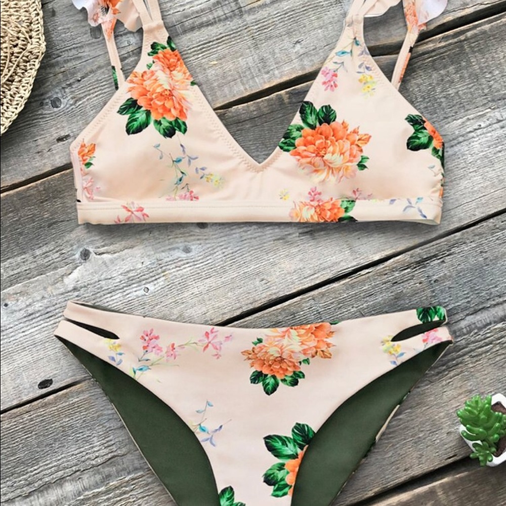 NWOT Peony Reversible Bikini Set